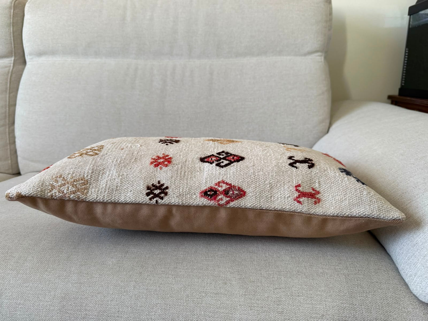 Hamp Hand woven Kilim cushion cover (50x30cm)