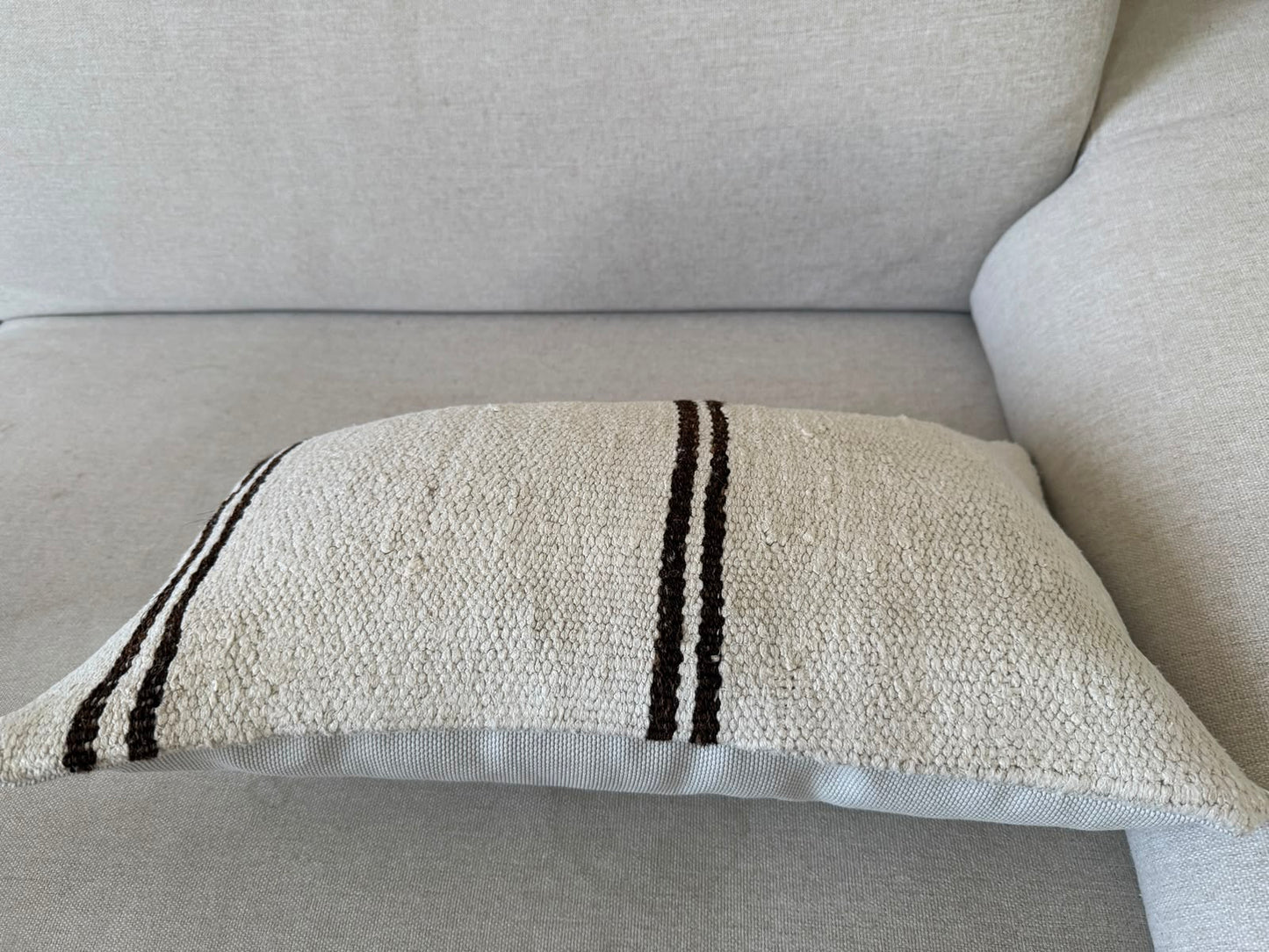 Hamp Hand woven Kilim cushion cover (50x30cm)