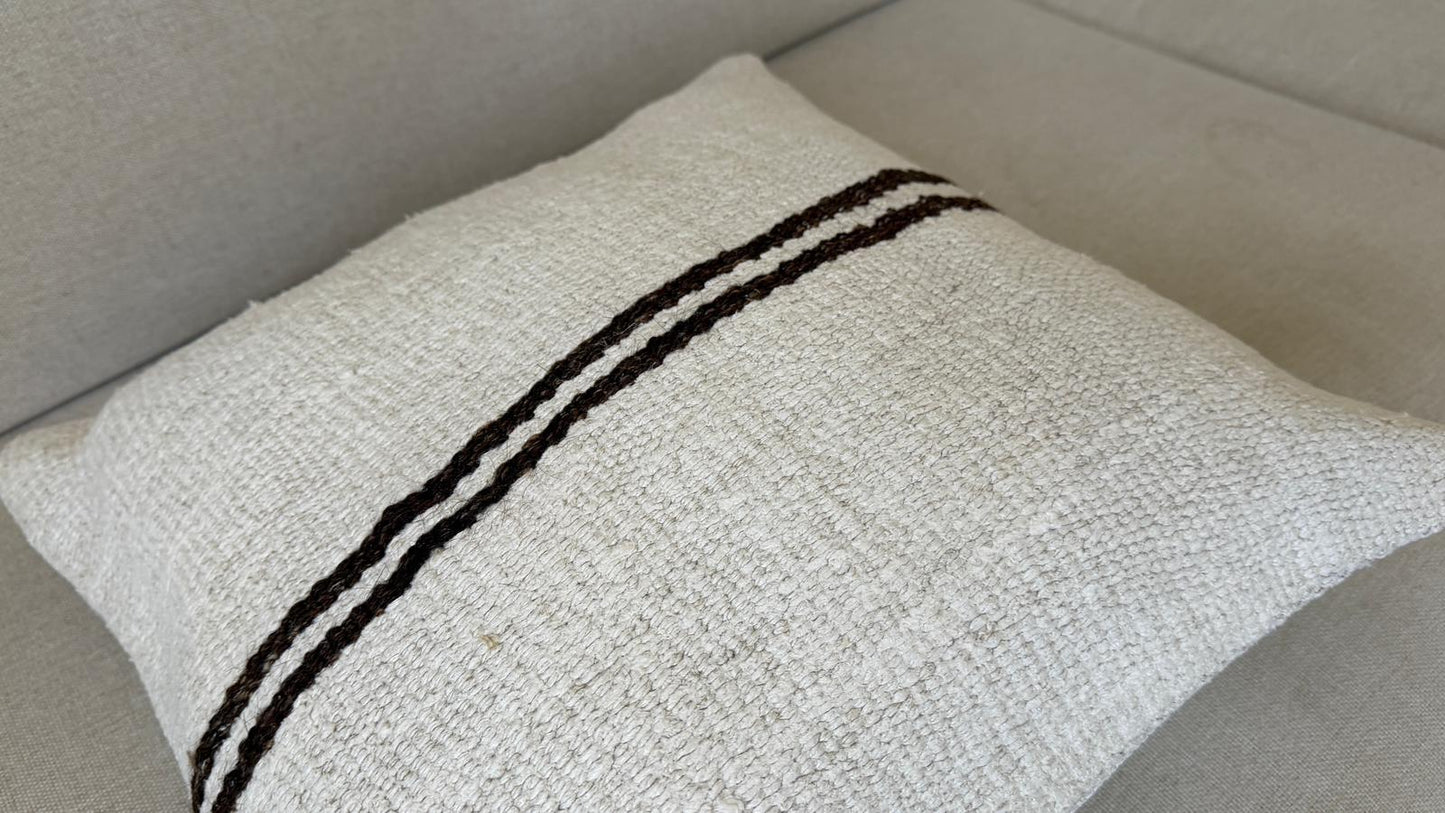 Hand woven Kilim cushion cover (40x40cm)