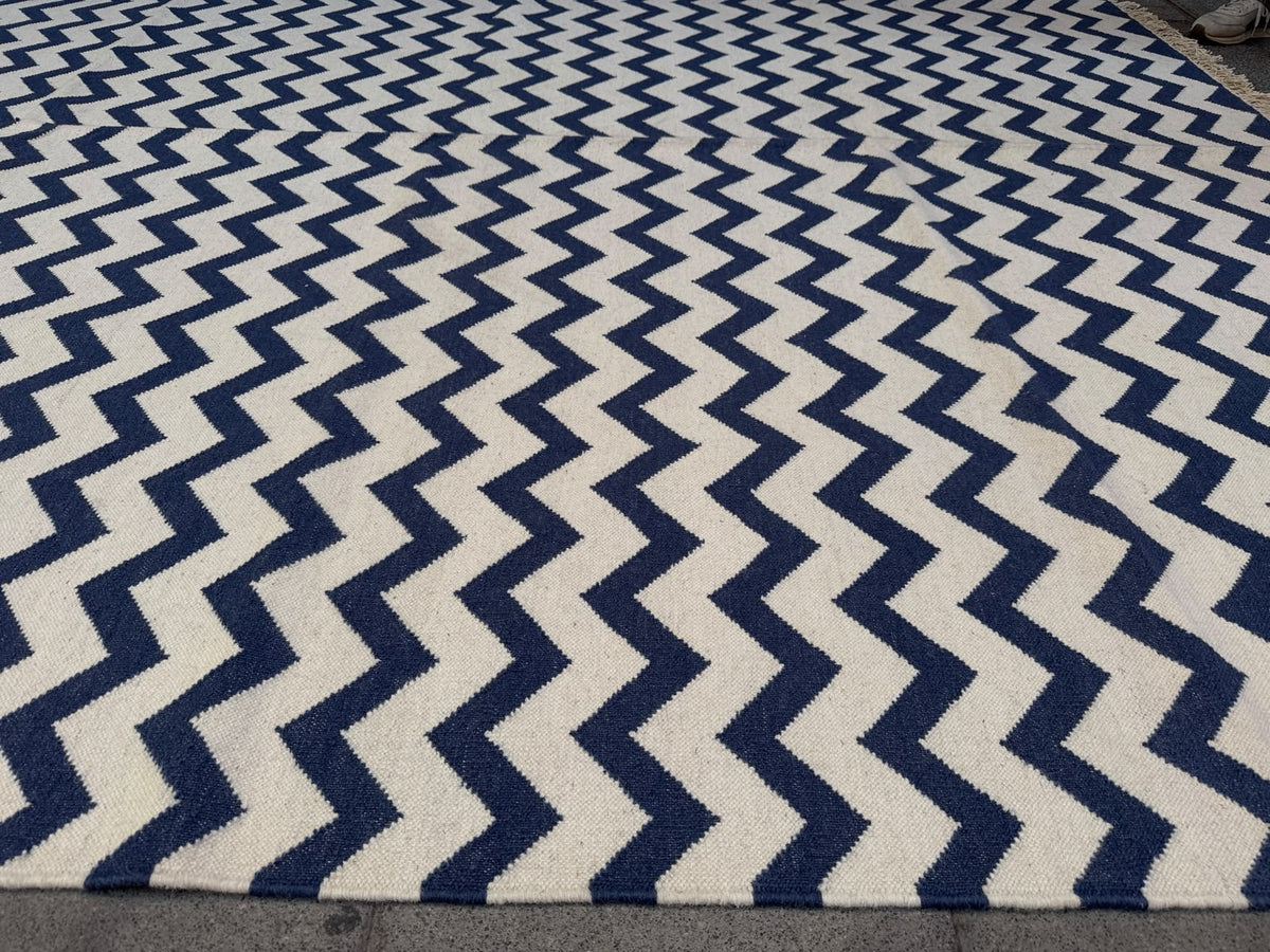 Contemporary design Kilim 300x270cm