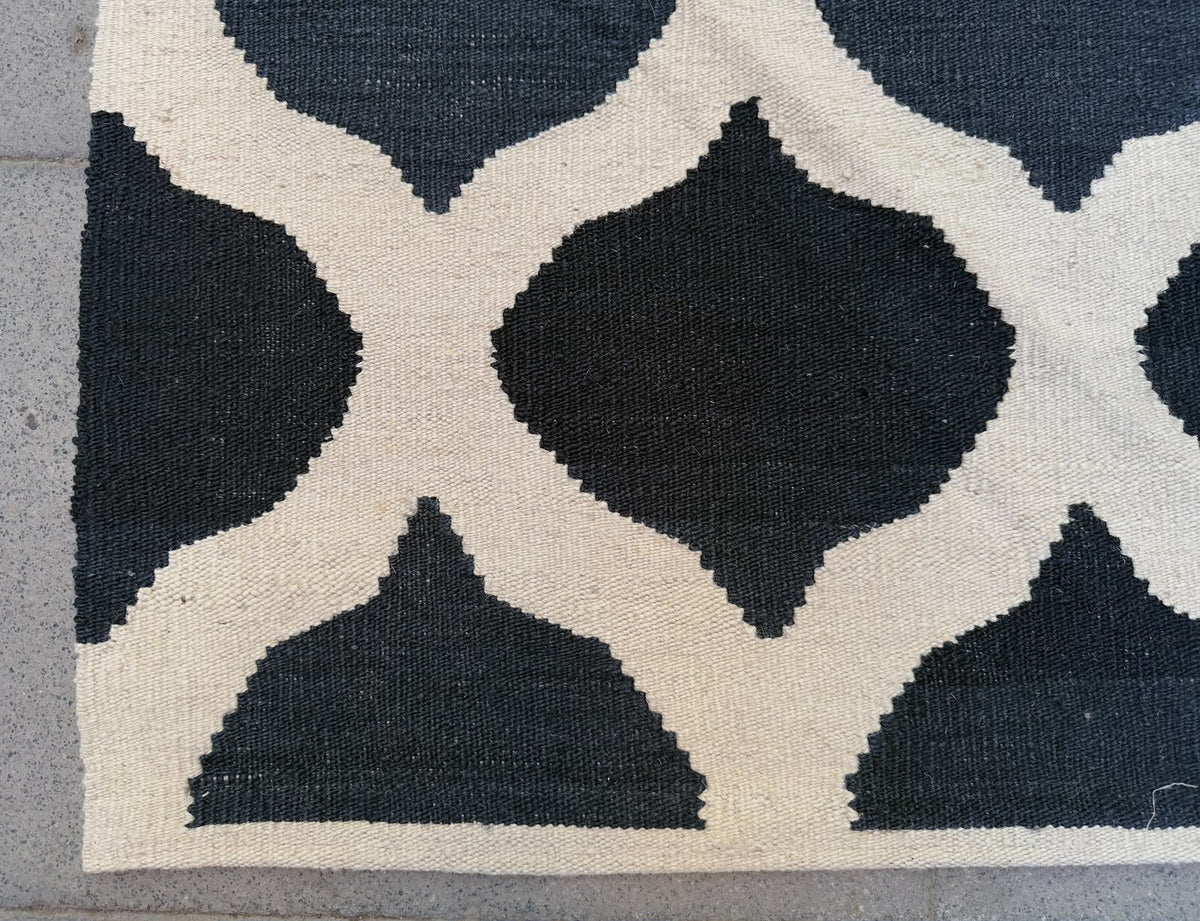 Modern Kilim 332x258cm
