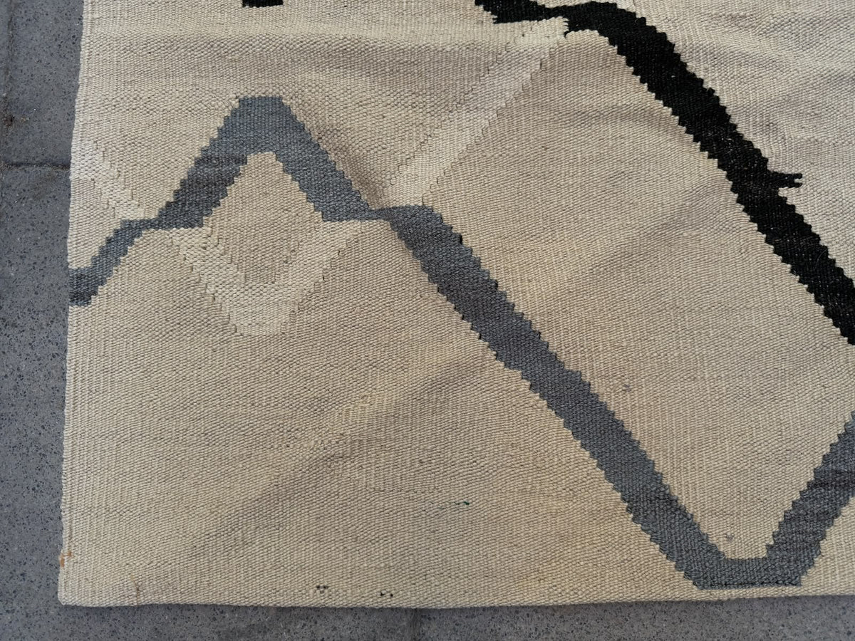 Contemporary design kilim 400 x 300cm