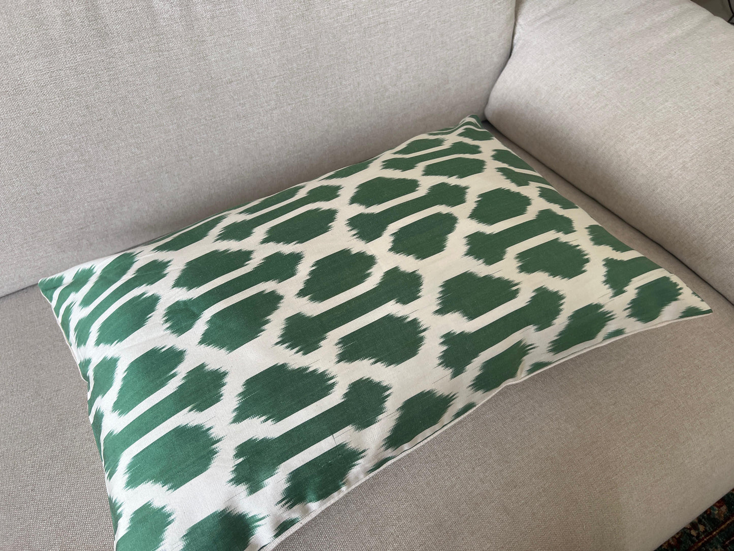 Ikat Silk cushion Hand made (40x60cm)