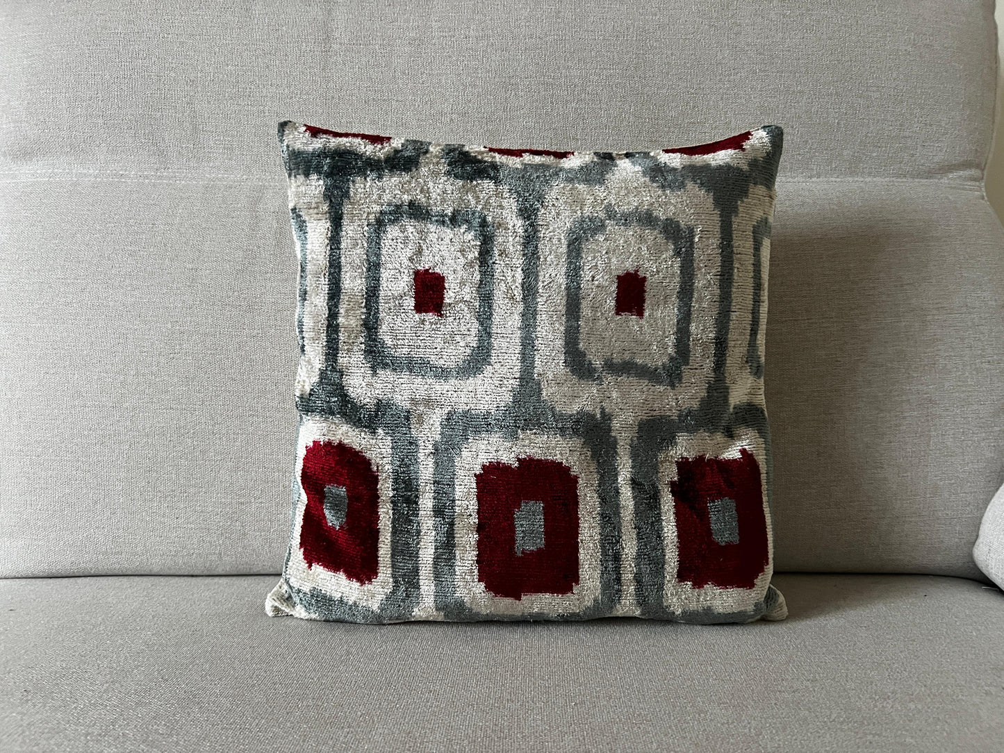 Ikat Velvet silk cushion 40x40cm.