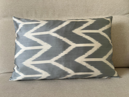 Ikat Silk cushion Hand made (40x60cm)
