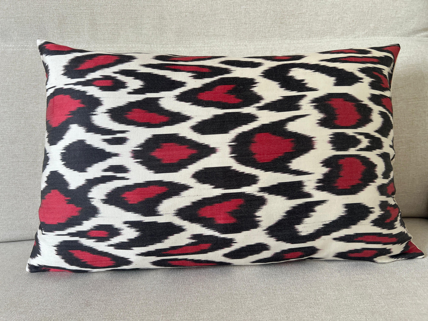 Ikat Silk cushion Hand made (40x60cm)