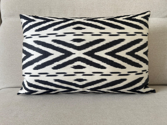 Ikat Silk cushion Hand made (40x60cm)