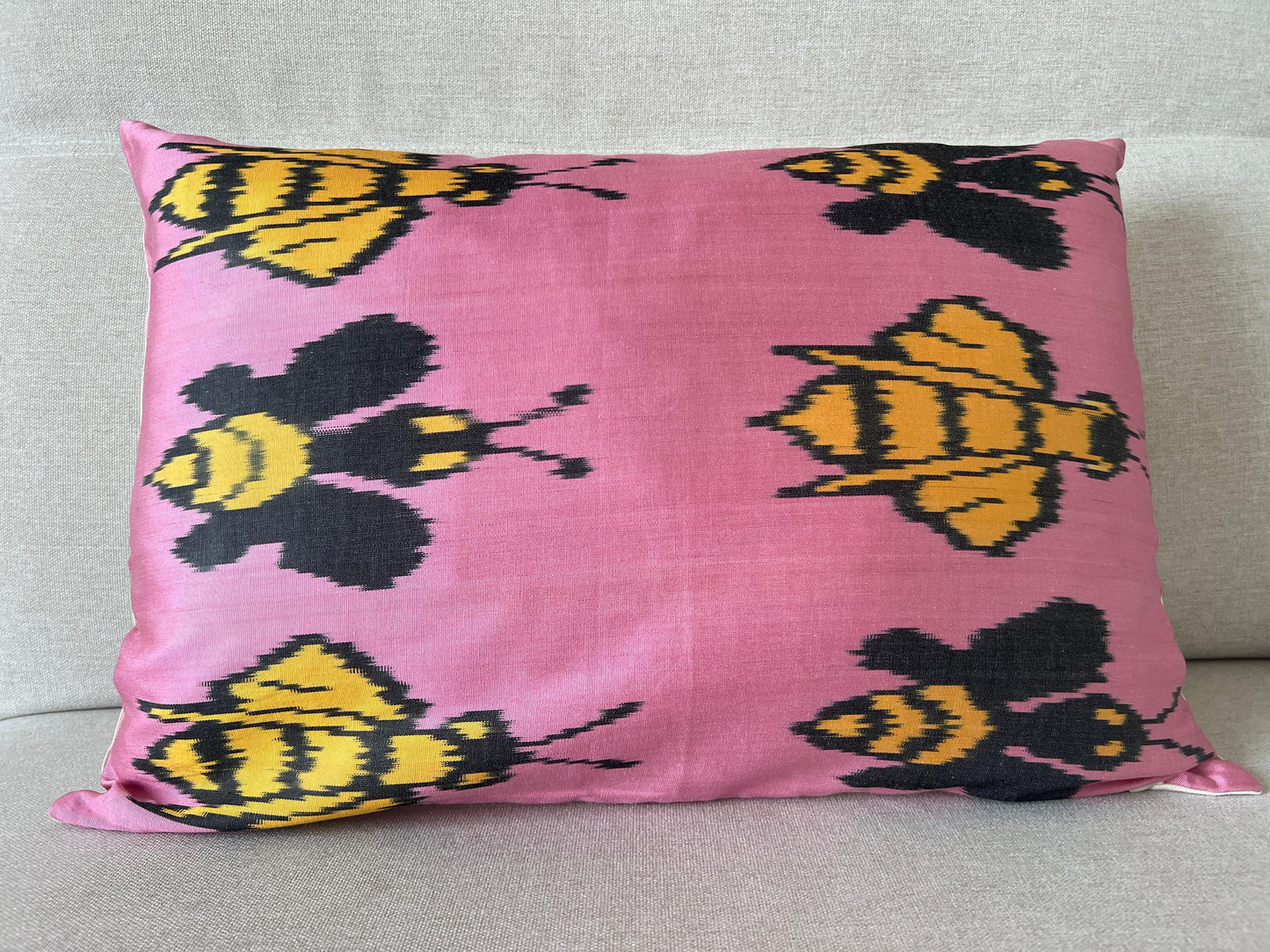 Ikat Silk cushion Hand made (40x60cm)