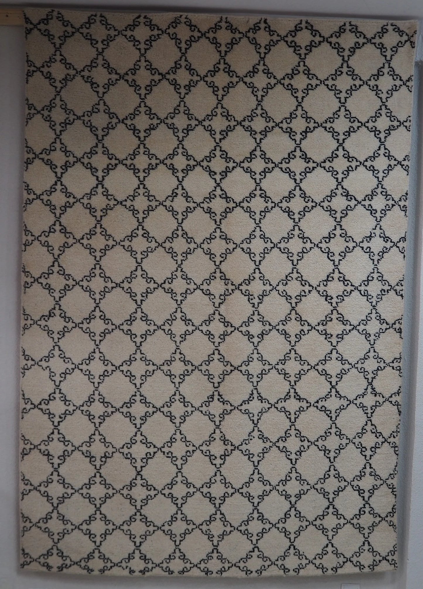 Contemporary Moroccan berber rug