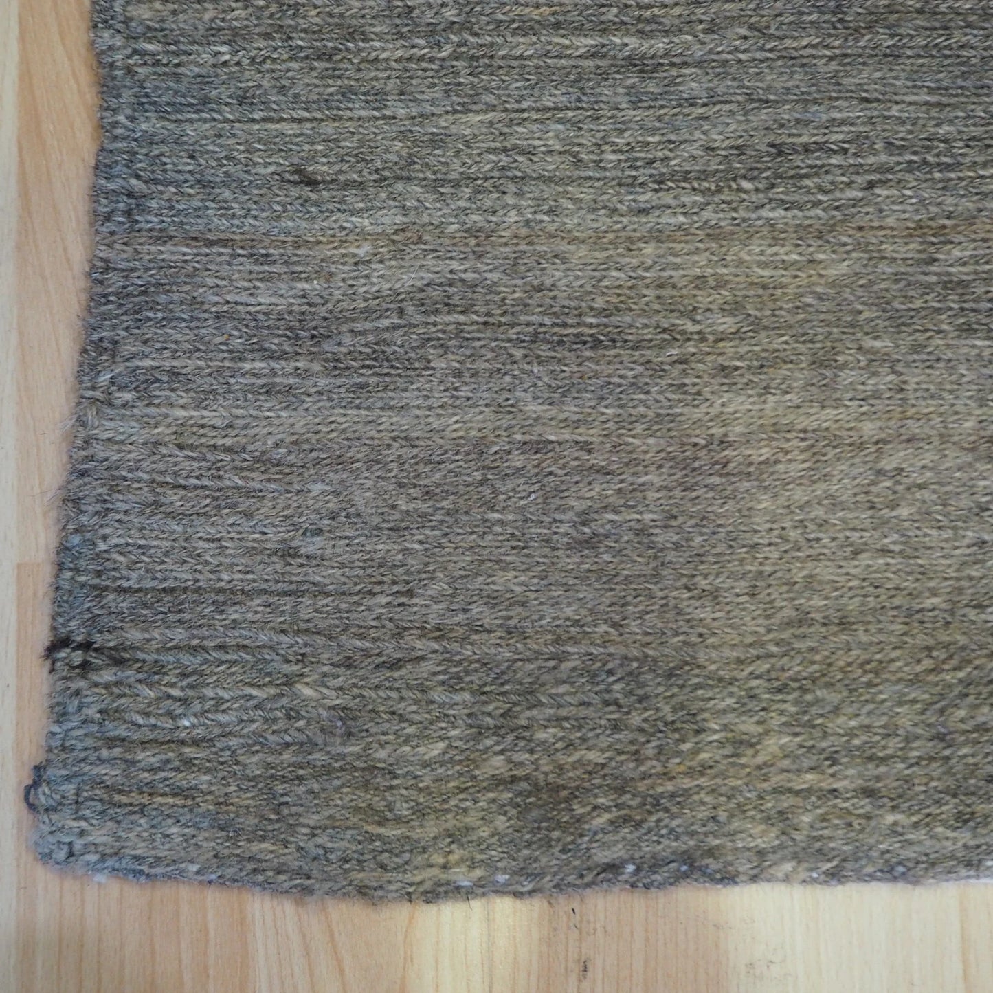 Neutral Plain grey Kilim