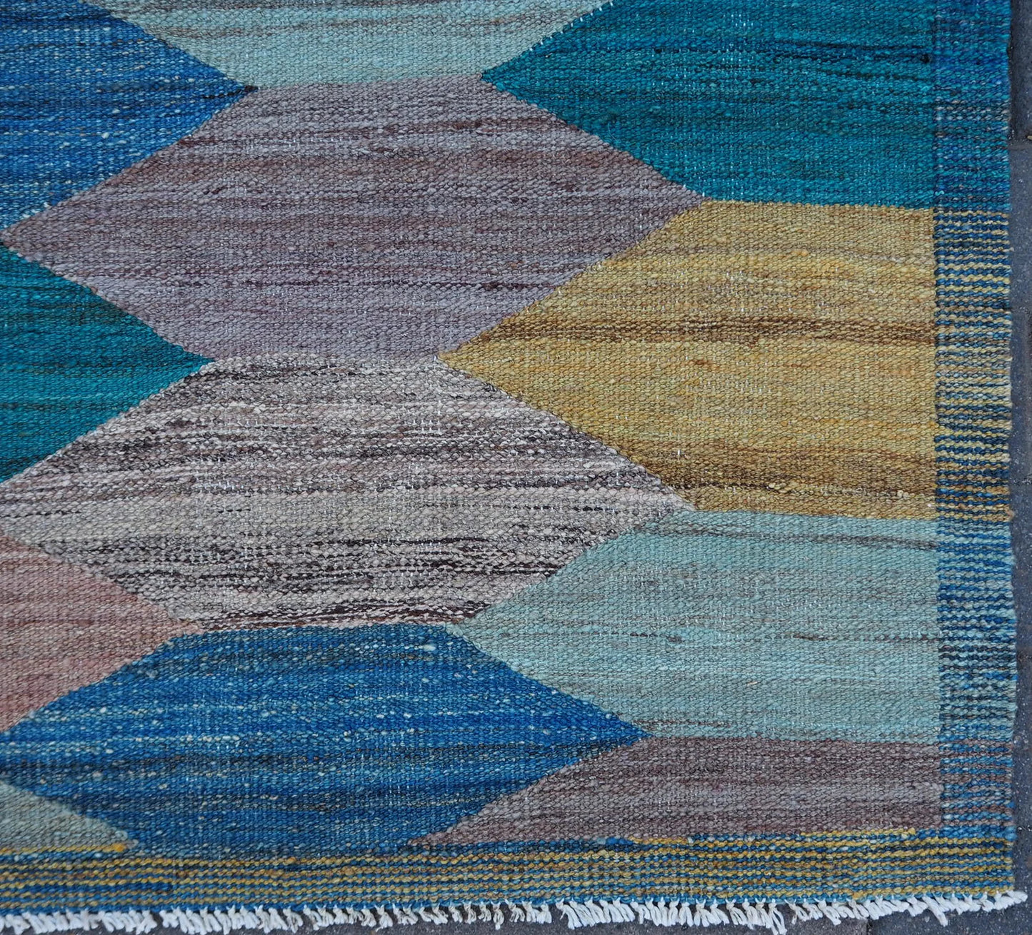 Contemporary Design kilim.