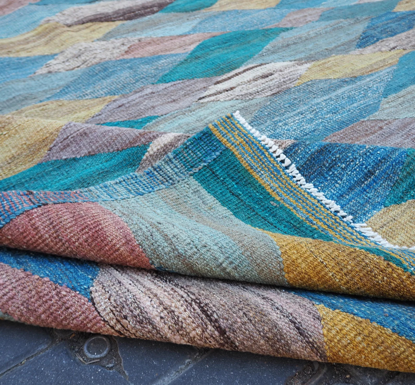 Contemporary Design kilim.