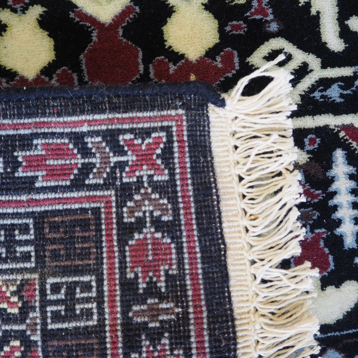Floral piled woven Rug Runner.