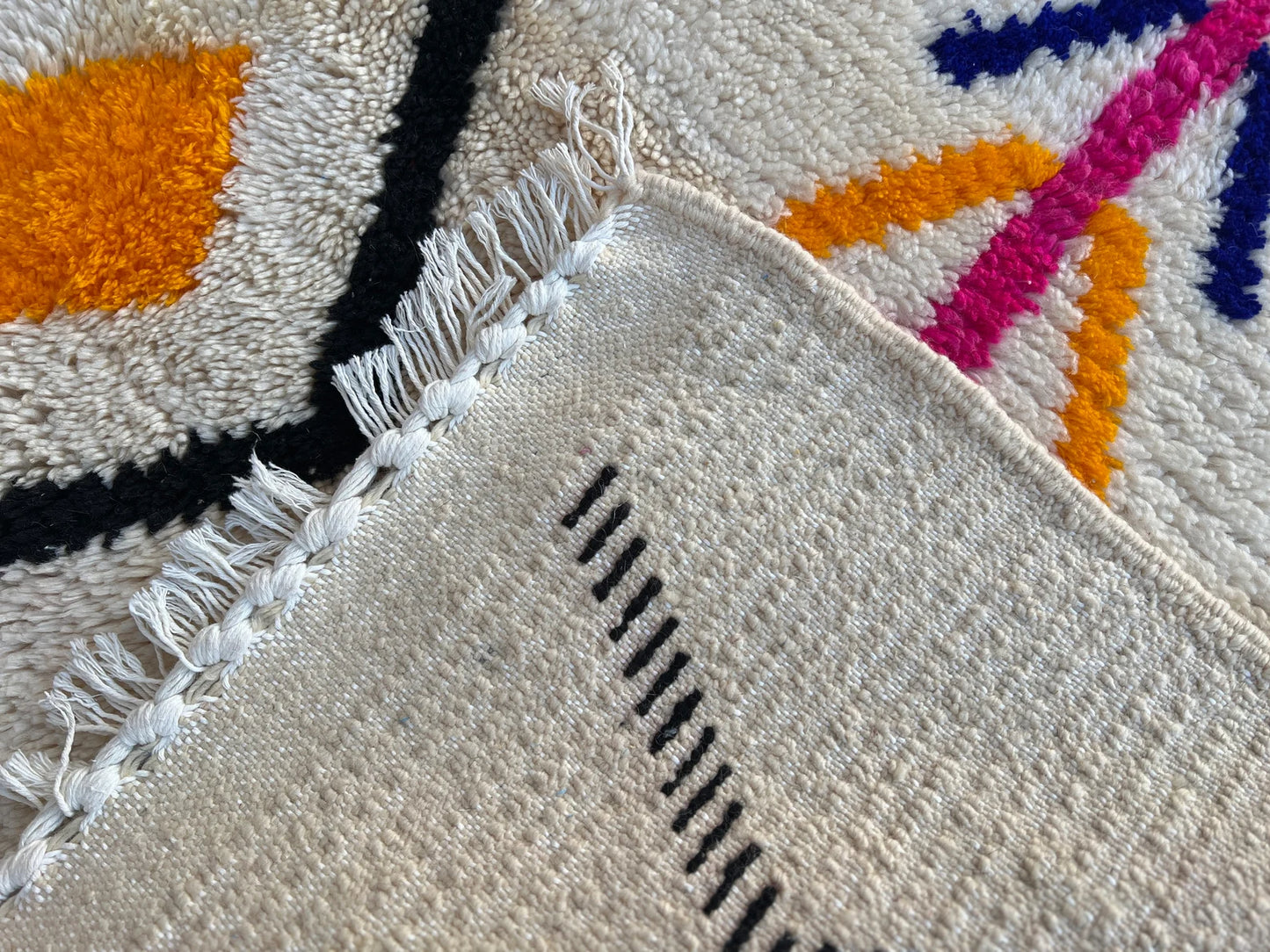 Contemporary Moroccan berber rug