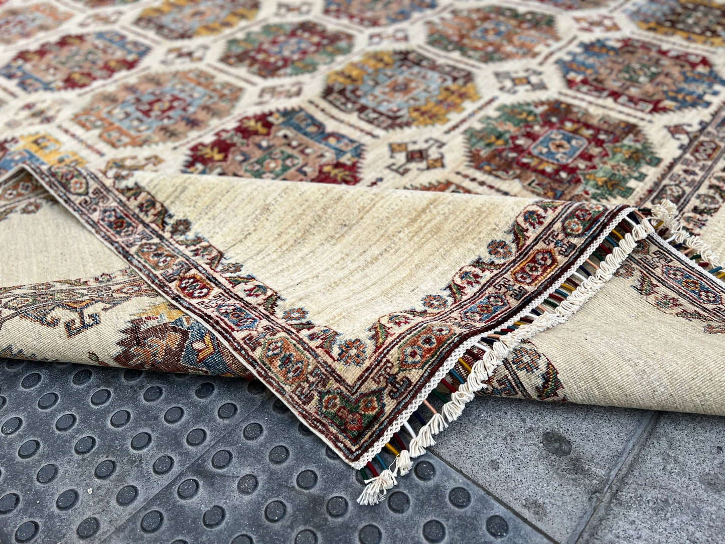 Oriental Stunning Rug.