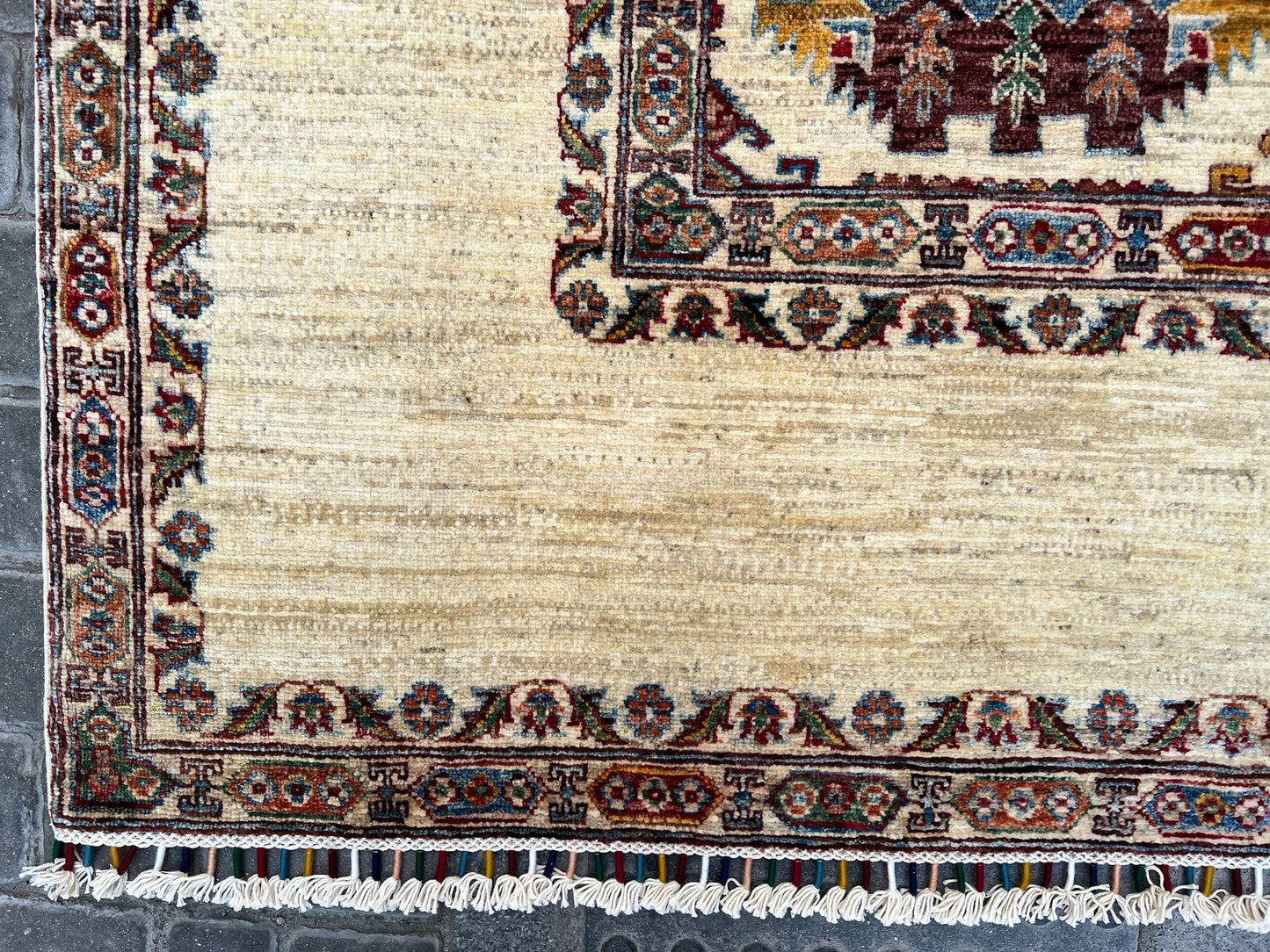 Oriental Stunning Rug.