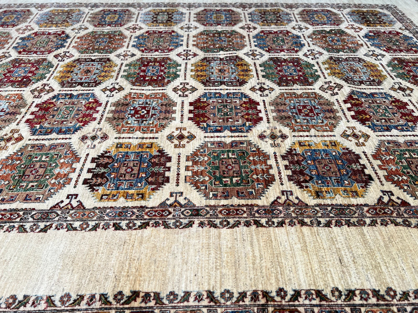 Oriental Stunning Rug.